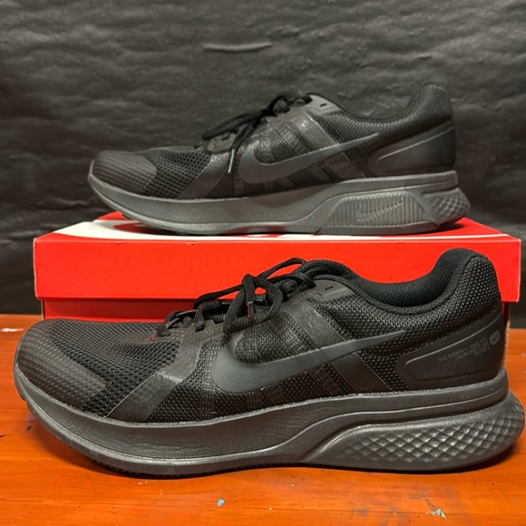 Nike Run Swift 2 CU3517-002 Men Black Smoke Gray Running Shoes Size 12 sneakers - Picture 2 of 10